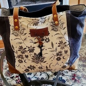 Large Myra Shoulder Bag